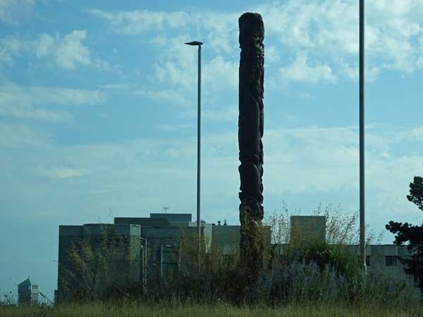 cedar totem pole in plymouth, england on august 24, 2019