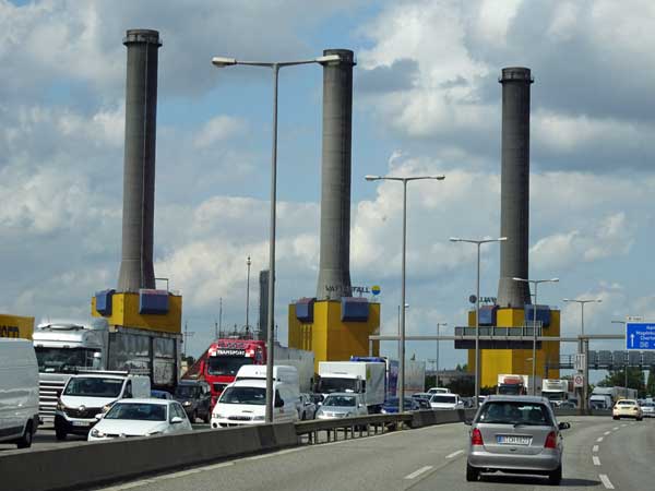 'heizkraftwerk wilmersdorf' on the way out of berlin on august 21, 2019