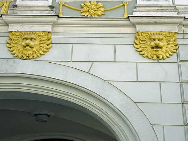 over arch in leipzig marktplatz on august 22, 2019