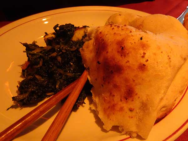 saag paneer + garlic nan watt chowed at 'the jaipur palace' in plymouth, england on august 26, 2019