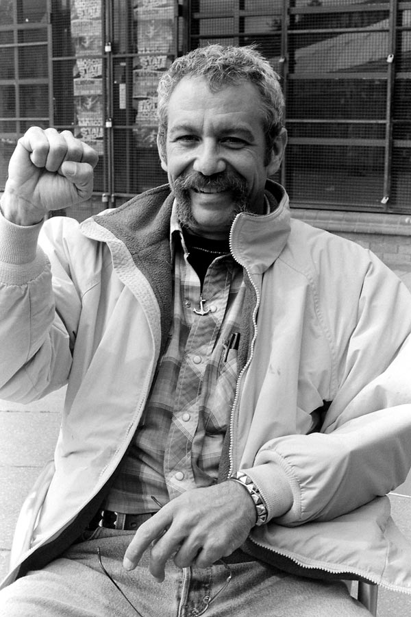 mike watt somewhere in glasgow, scotland on june 3, 2003 - photo by tommy duffin