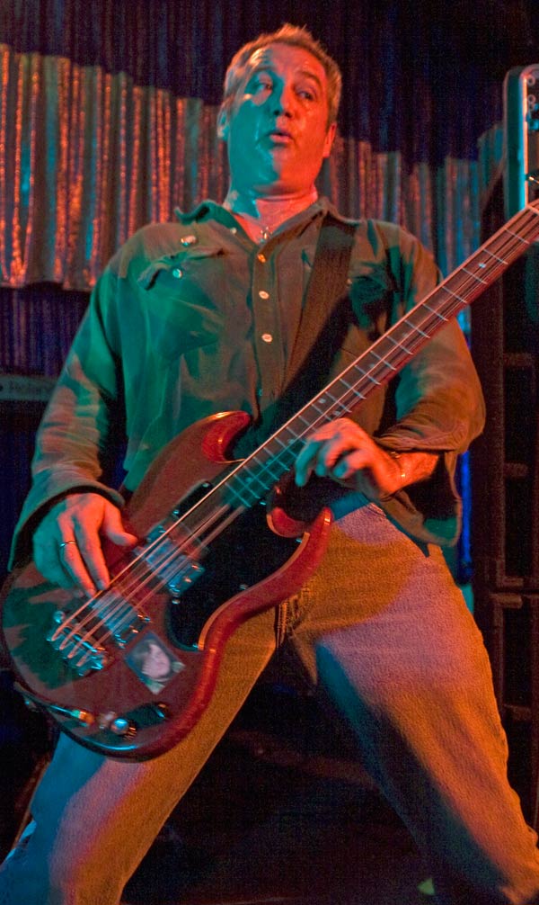 mike watt at spaceland in sliver lake, ca on april 6, 2009 by carl johnson