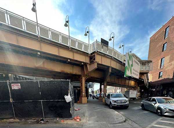 stephen hodges' photo of a block away from 'subterranean' in chicago, il on october 2, 2023