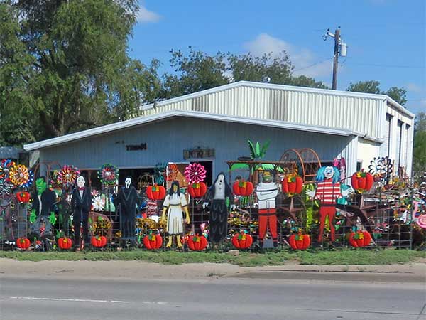 on the side of the road in quanah, tx on september 25, 2023