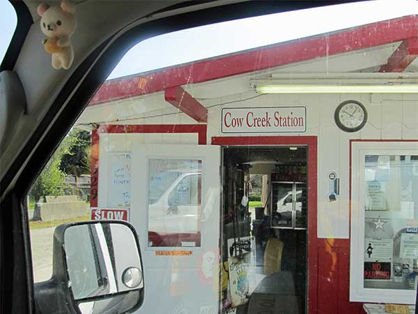 stopping at cow creek station off the I-5 in oregon for dump and pump