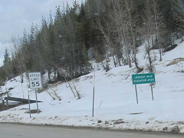 crossing into idaho via lookout pass