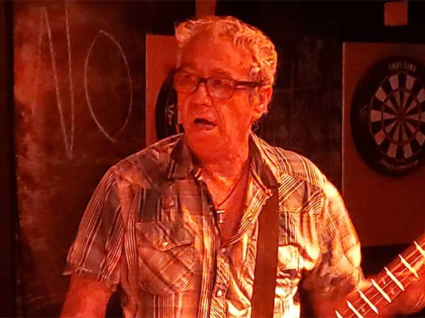 mike watt in atlanta, ga, photo by dave siff