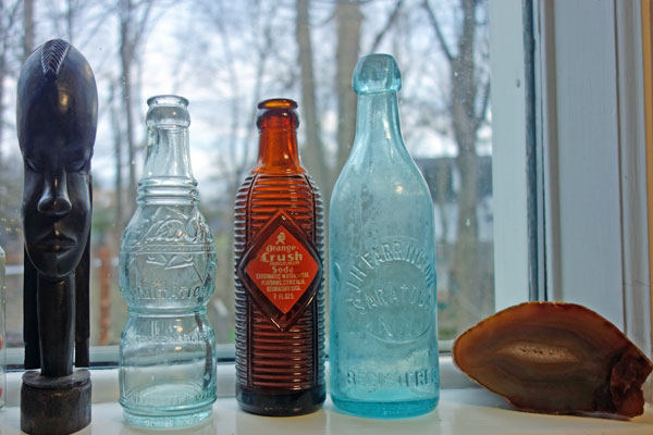 window scene at tom + jann's in rochester, ny