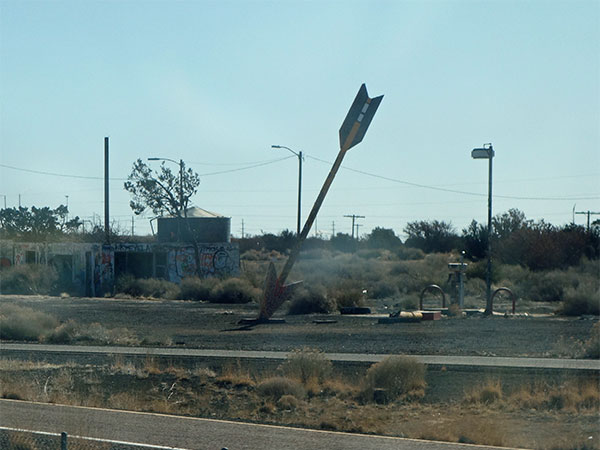 twin arrows ghost gas stop in arizona