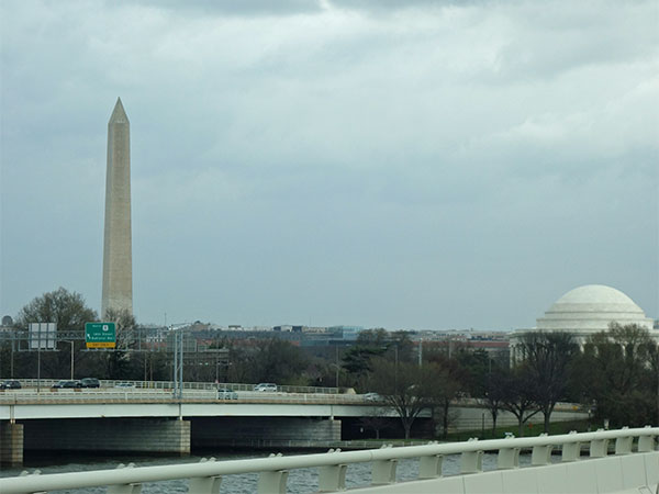 the washington monutment + jefferson memorial