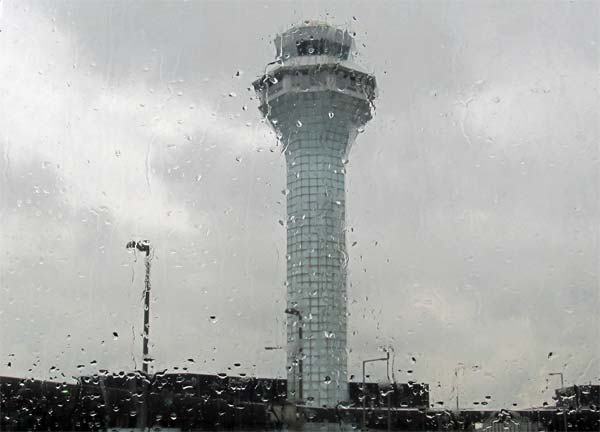 rainy chicago o'hare airport on august 13, 2012