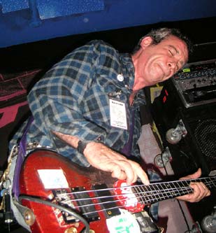 Mike Watt in 2005, photo by richard walsh