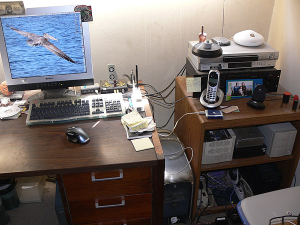 shoot of watt's 'puter setup in 2006