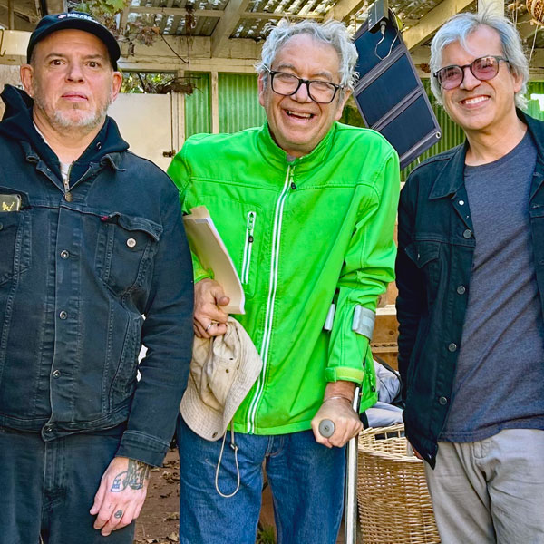 casa sueño (l to r) john herndon, mike watt + mike baggetta - dec 2025 - photo by pete mazich casa sueño (l to r) john herndon, mike watt + mike baggetta - dec 2025 - photo by pete mazich
